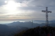 42 La nuova bella grande croce rivolta sull'altopiano di Aviatico-Selvino